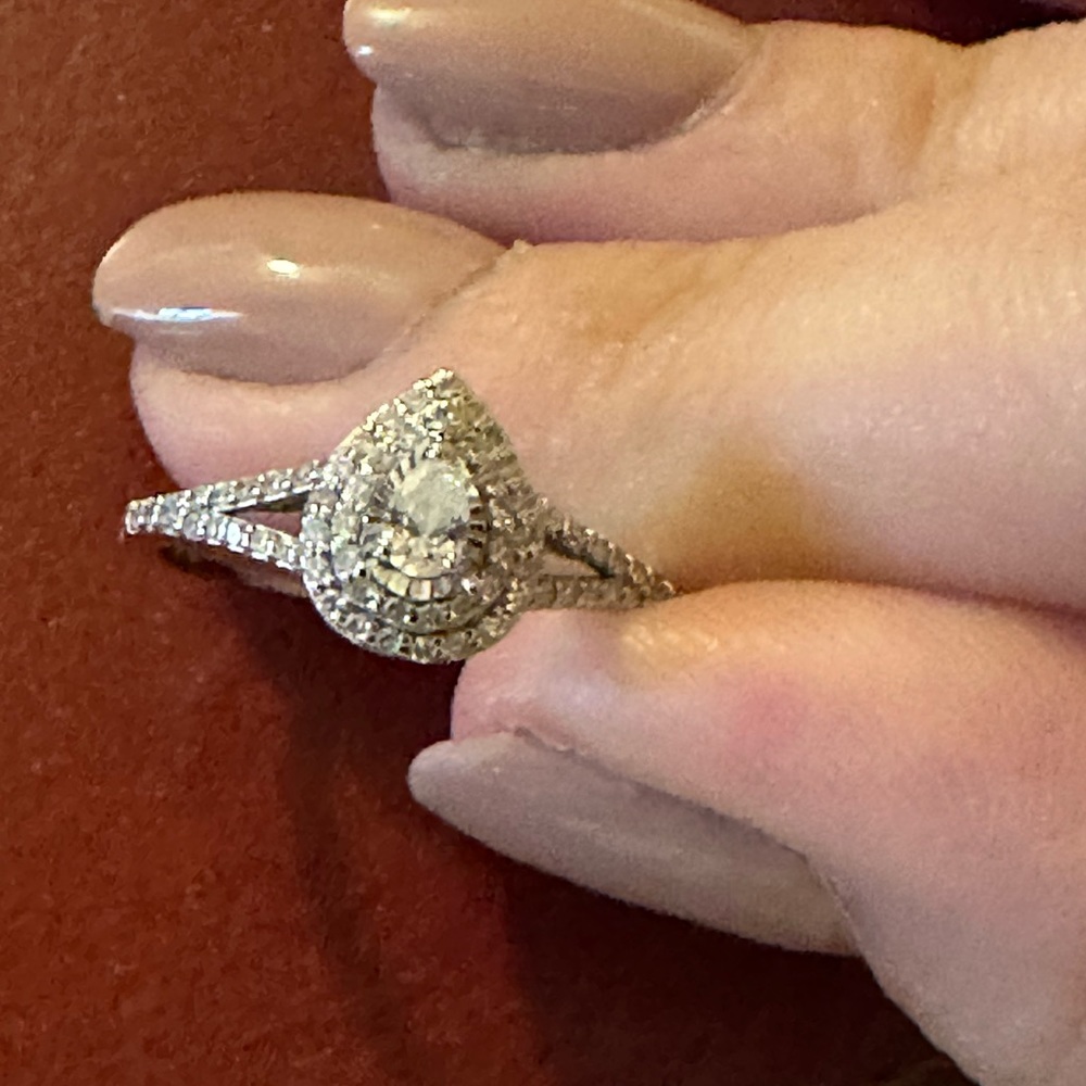 Pear shaped diamond ring.